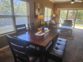 Luxury Lakeside Living--Free Attraction Tickets--Beautiful Views - MJ126